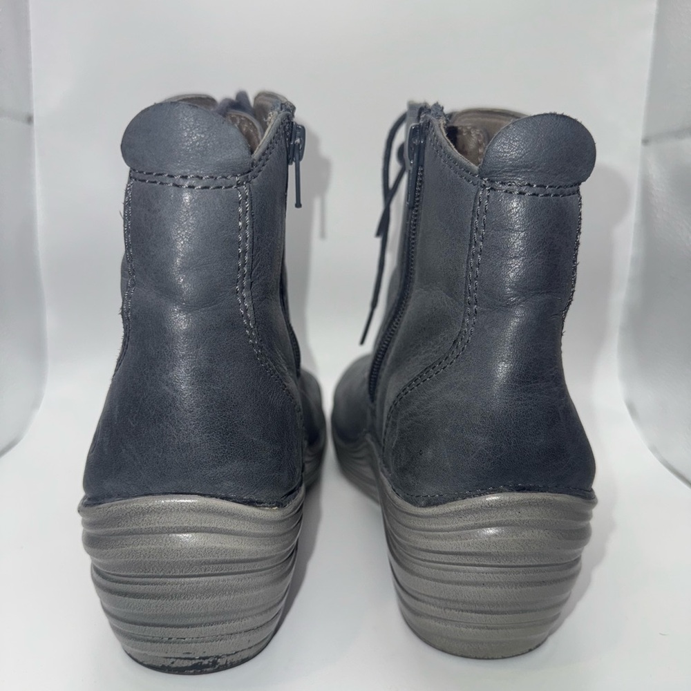 Bionica Women's Dark Gray Lace-Up Boots - Picture 3 of 5